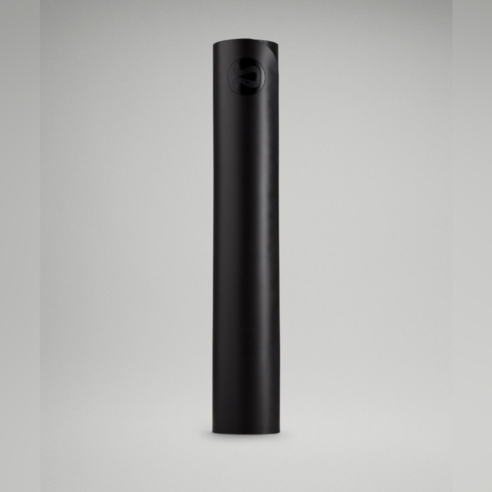 Lululemon yoga mat. Never TECHNICALLY used